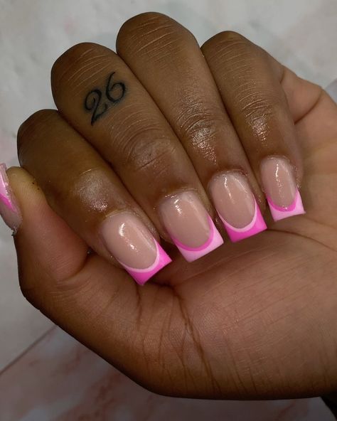 Simple Pink Acrylic Nails, Fun Summer Nails Short, Miami Nails Ideas, Easy Nail Art Tutorial, Summer Nail Color, Length Nails, Best Summer Nail Color, Biab Nails, Pink French Nails