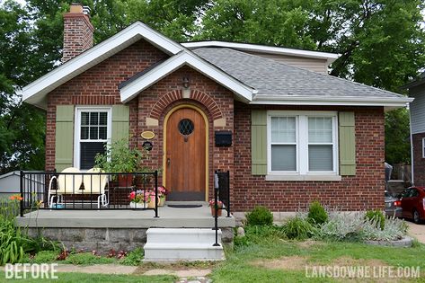 Painting concrete porch steps — lansdownelife.com Small Brick Cottage, Curb Appeal Porch, Tudor Exterior, Cottage Shutters, Brick Bungalow, Brick House Designs, Porch Stairs, Brick Cottage, Front Door Styles