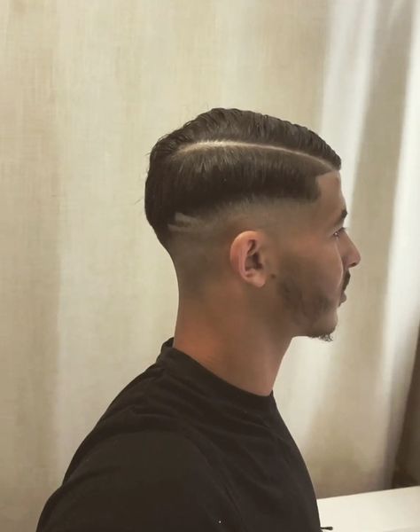 Slick Back With Taper Fade, France Hairstyles, France Haircut, Hait Style, Gentleman Haircut, Taper Fade Short Hair, Men Fade Haircut Short, Dubai Aesthetic, Mens Fade