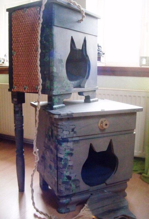 Night Cabinets, Cat Patio, Vintage Night, Small Chest Of Drawers, Play Furniture, Cat Cave, Medieval Style, Animal Projects, Cat Diy