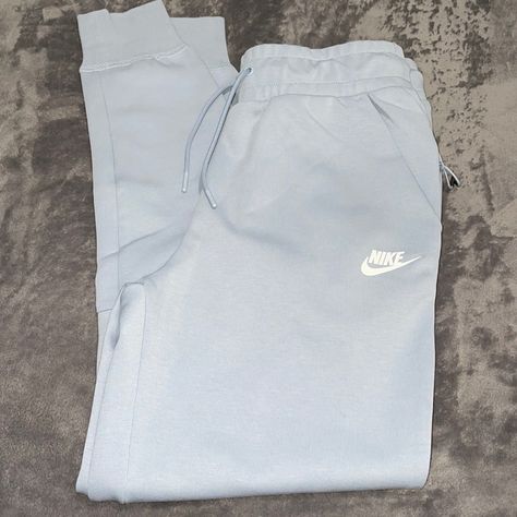 Brand Nwt Nike Women’s Standard Fit Joggers In Obsidian Mist Color. Size Xs Mist Color, Latina Outfits, Summer Shorts Outfits, Nike Sweats, Cute Lazy Day Outfits, Fitted Joggers, Lazy Day Outfits, Cute Everyday Outfits, Spring Outfits Casual