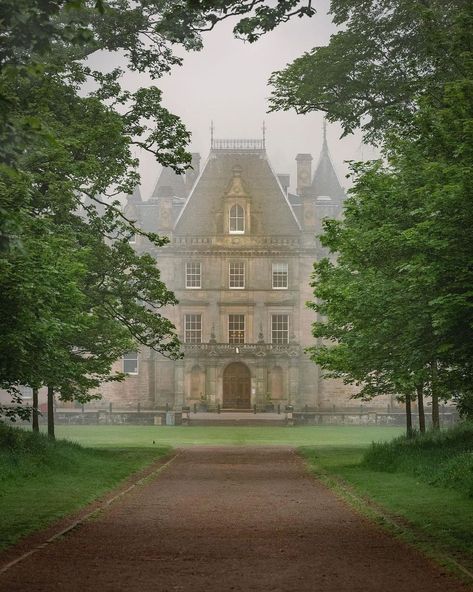 @castlesofscotland shared a photo on Instagram: “Callendar House by @nathan_jermy is amongst the most prominent buildings in Falkirk. The Lands of Callendar were granted to the Livingston…” • Aug 3, 2021 at 5:11pm UTC 19 Century Aesthetic, Scottish Aesthetic, Manor Aesthetic, French Manor House, Mansion Aesthetic, Old Manor, Castle House, Manor House, Old Money