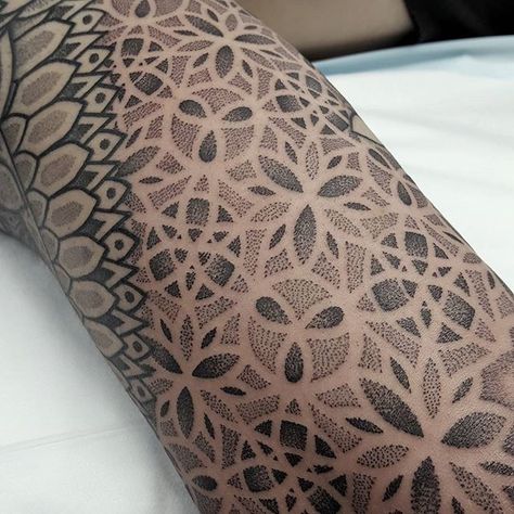 Buddhist Symbol Tattoos, Buddha Tattoo Sleeve, Tatoo Dog, Pattern Tattoos, Family First Tattoo, Monster Tattoo, Geometric Mandala Tattoo, Sanskrit Tattoo, Buddha Tattoo Design