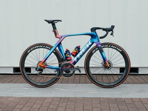 Trek Madone Slr, Bicycle Paint Job, Mobil Rc, Trek Bicycle, Bicycle Quotes, Trek Madone, Bike Hacks, Paint Bike, Bike Team