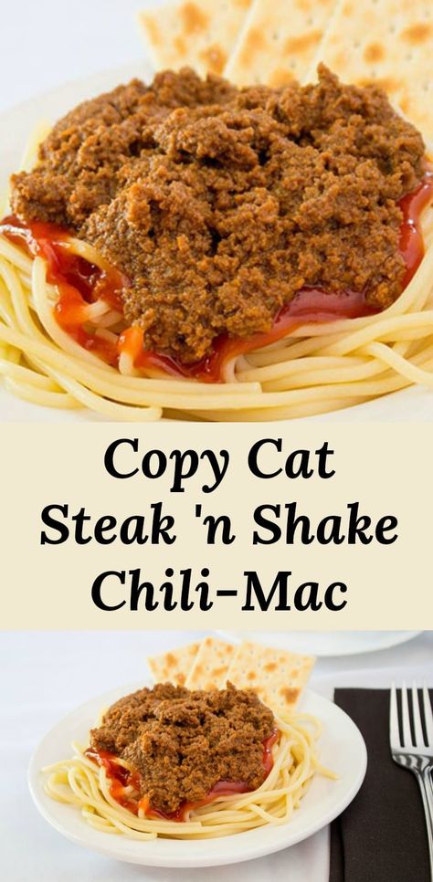 Copycat recipe for Steak 'n Shake chili mac.  Spicy ground beef and ketchup topped spaghetti is delicious and makes a great meal!  Even the kids will eat this one!  Add beans, onions, and cheese for 4-way chili mac. Steak And Shake Chili Recipe, Chili Mac Recipe Easy, Mac Chili, Steak N Shake, At Home Recipes, Chili Mac Recipe, Recipe Copycat, Chilli Recipe, Chili Recipe Crockpot