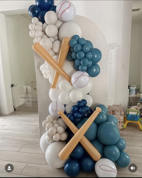 Balloon Cluster Backdrop, Baseball Birthday Balloon Arch, The Sandlot Birthday Party Decorations, Sandlot Party Decorations, Sandlot Baby Shower Ideas, Mlb Birthday Party Ideas, Baseball Birthday Backdrop, Rookie Of The Year Backdrop, Baseball Third Birthday Party