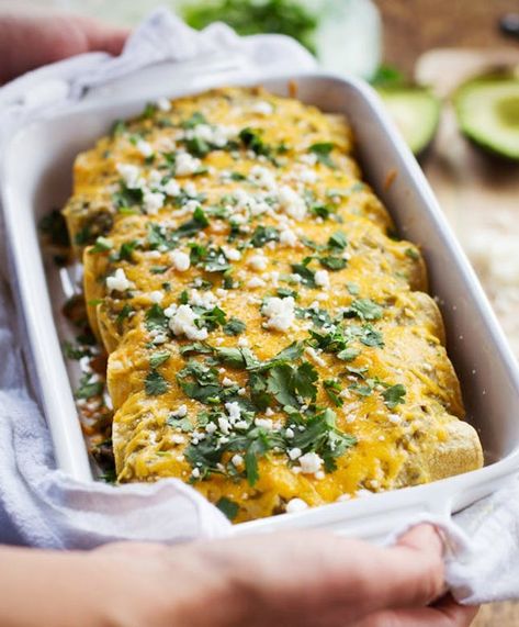 Enchiladas With Tomatillo Sauce, Mushroom Enchiladas, Squash Enchiladas, Tomatillo Sauce, Butternut Squash Recipes, Squash Recipes, Vegetarian Dishes, Butternut Squash, Veggie Recipes