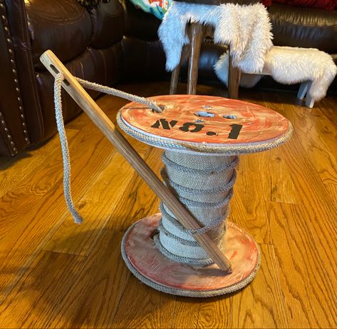 Giant spool of thread and needle...diy Diy Giant Spool Of Thread, Giant Thread Spool, Large Thread Spool Storage, Giant Props Diy, Sewing Birthday Party, Cardboard Tube Crafts, Thread And Needle, Spool Of Thread, Spool Tables