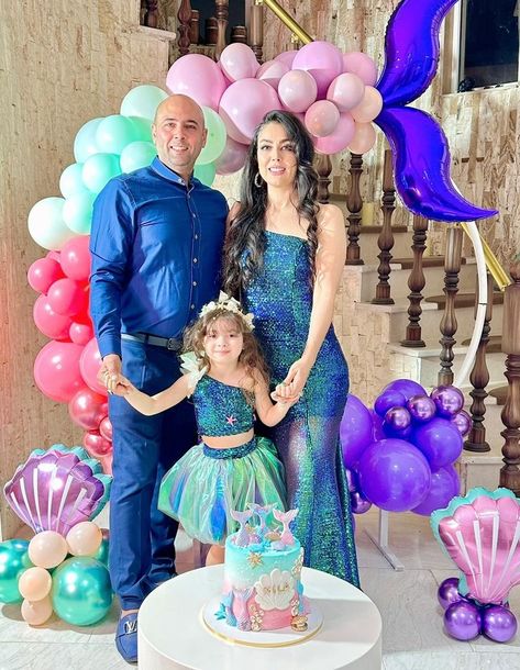 mermaidballons Unicorn Dresses, Butterfly Themed Birthday Party, Mermaid Costume Diy, Mermaid Birthday Decorations, Mermaid Birthday Party Decorations, Happy Birthday Decor, Mermaid Theme Party, Mermaid Theme Birthday, Theme Dress