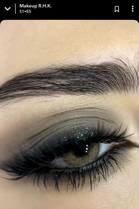 Dark Ball Makeup, Witch Makeup Glitter, Prom Dark Makeup, Black Makeup Ideas Eyeshadows, Black Homecoming Makeup Looks, Holo Eye Make Up, Black Green Eyeshadow, Edgy Prom Makeup, Twilight Inspired Makeup