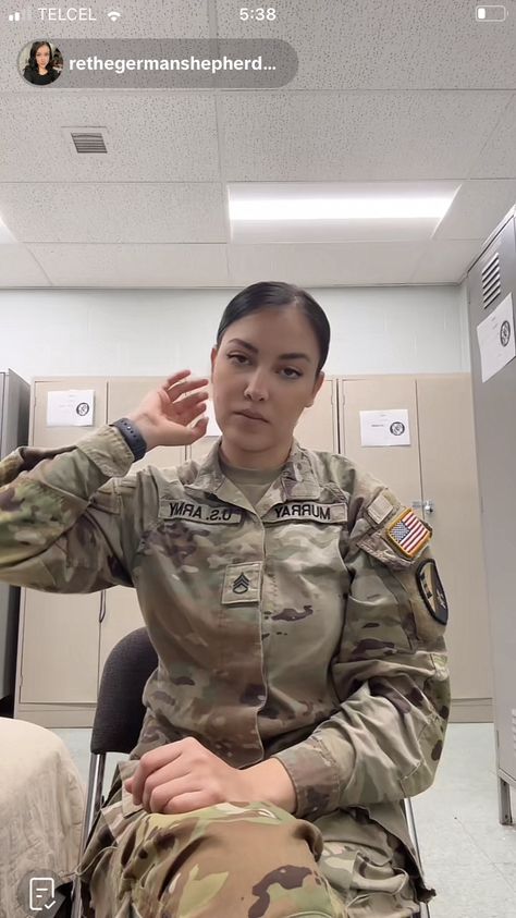 Military Woman Army Female Soldier, Us Army Women, Military Woman, Female Army Soldier, Army Girls, Boxing Drills, Ladies Video, Christian Flag, Us Army Soldier