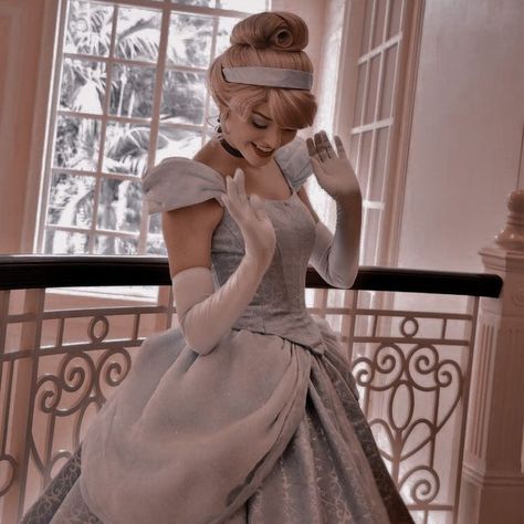 Cinderella Aesthetic, Disney Paintings, Semi Realism, Light Blue Aesthetic, Cinderella Disney, Royal Aesthetic, Fantasy Princess, Modern Princess, Disney Princess Dresses