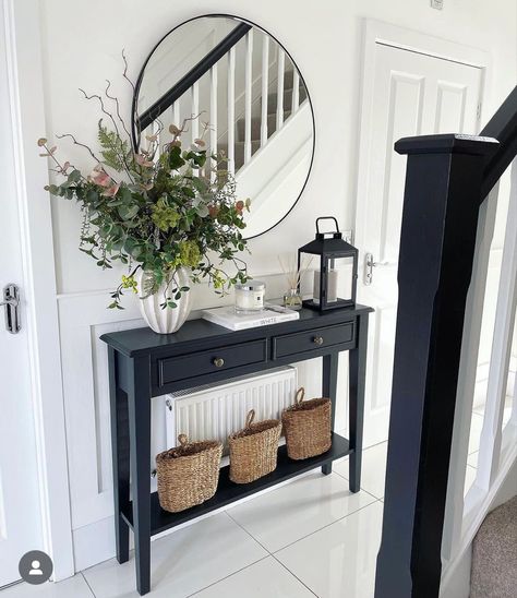 Black Console Table Decor, Decorate A Console Table, How To Decorate A Console Table, Console Table Decor Ideas, Black Entryway Table, Hallway Decor Ideas, Hallway Table Decor, Console Table Decor, Console Table Entryway