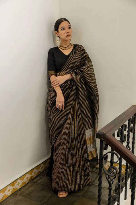 Black Tissue Saree, Black Blouse Saree Combination, Black Saree Look Modern, Black Sarees, Saree In Black, Indian Dress Up, Saree Black, Desi Aesthetics, Champagne Problems