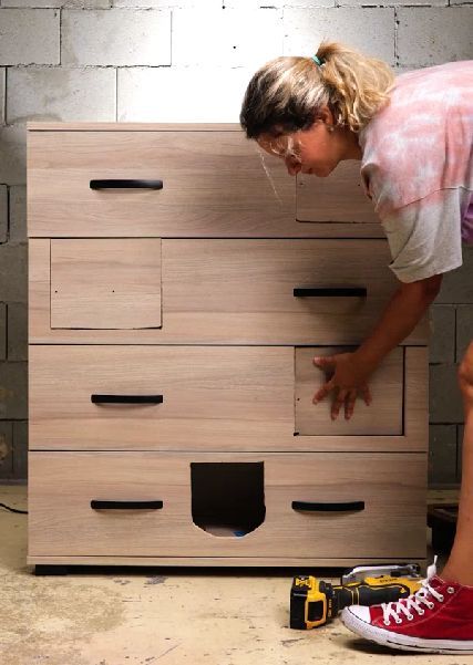 Turning an Old Dresser into a Cat's Dream Home! | Turning an Old Dresser into a Cat's Dream Home! | By 5-Minute Crafts USA | Facebook Dresser Into Cat House, Repurpose Old Dresser, Repurposed Furniture Cat House, Furniture Recycle, Cat Projects, Drawers Repurposed, Repurposed Dresser, Cat Sanctuary, Cat House Diy