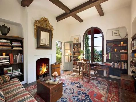 Mediterranean Library, Spanish Library, Tuscan Homes Interior, Mediterranean House Interior, Spanish Style Home Interior, Tuscan Interior, Spanish Home, Mediterranean Interior, Mediterranean Style Homes