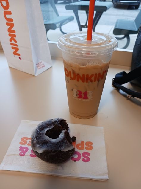 French vanilla iced coffee & chocolate glazed donut Copycat Dunkin Donuts Iced Coffee, Dunkin Donuts Drinks Chocolate, Iced Coffee Chocolate, French Vanilla Iced Coffee, Dunkin Doughnuts Iced Coffee, Dunkin Donuts Chocolate Glazed, Duncan Donuts, Chocolate Glazed Donut, Dunkin Donut