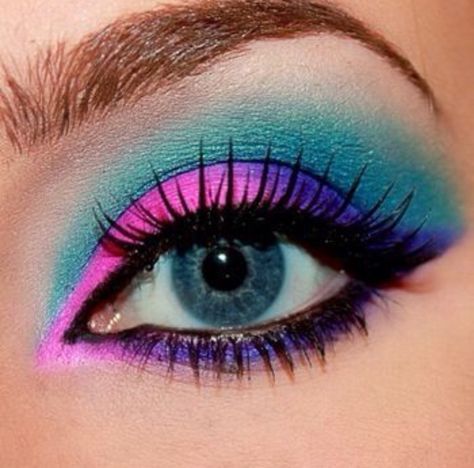 80s makeup. Not done by me. Just collecting pictures for class project. 80s Eye Makeup, 80’s Makeup, 1980s Makeup, Urban Decay Electric Palette, Urban Decay Electric, 80s Makeup, Make Up Inspiration, Smink Inspiration, Beauty Make-up