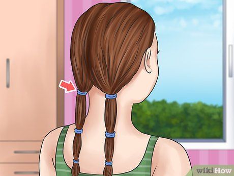 Keep Hair Straight Overnight, Ways To Straighten Your Hair, Straight Hair Tips, Straightening Curly Hair, Straightening Natural Hair, Parting Hair, Hair Without Heat, Dry Curly Hair, Overnight Hairstyles