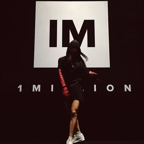 0 1 Million Dance Studio, Dance Studio Aesthetic, Yoojung Lee, 1million Dance Studio, Studio Aesthetic, Dance Motivation, Dance Photography Poses, Dancing Aesthetic, Angel Aesthetic