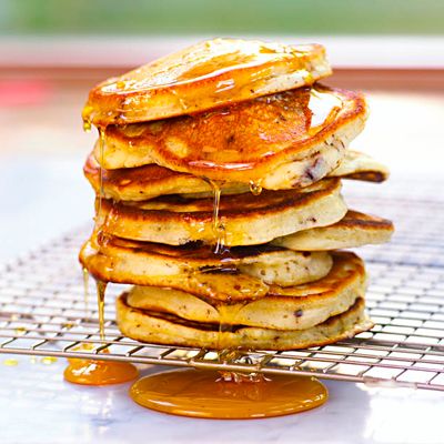 Olive Oil Pancakes Recipe - Jose Andres' Pancakes - #evoo #oliveoil #pancakes #recipe #breakfast #foodies Best Homemade Pancakes, Light And Fluffy Pancakes, Homemade Pancake Recipe, Recipe Web, Olive Oil Recipes, Recipe Page, Fluffy Pancakes, Avocado Recipes, Pancakes And Waffles