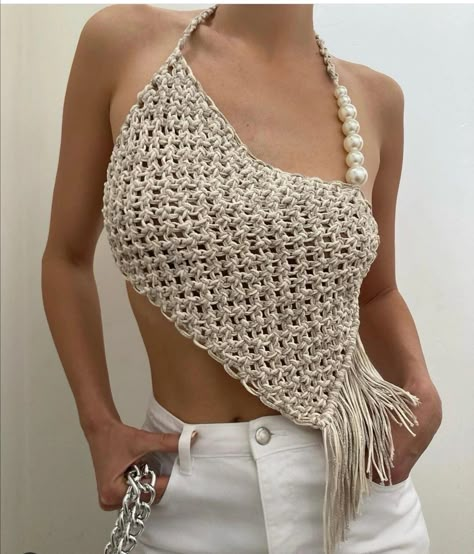 Yarn Tutorials, Macrame Clothes, Homemade Things, Crochet Outfits, Crochet Halter Top, Crochet Crop Top Pattern, Macrame Dress, Mode Crochet, Crochet Ladies Tops