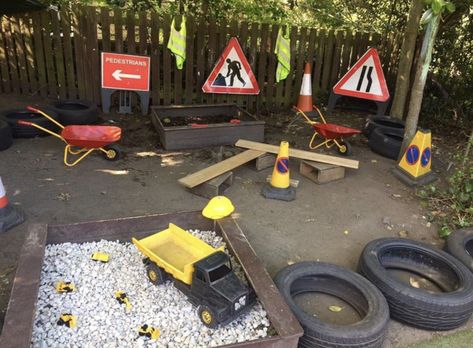 Outdoor Area Eyfs Learning Environments, Outside Construction Area Eyfs, Outdoor Environment Childcare, Garden Construction Area, Childcare Outdoor Ideas, Nursery Outside Area Ideas, Eyfs Playground Ideas, Nursery Construction Area Ideas, Eyfs Construction Area Outdoor Play