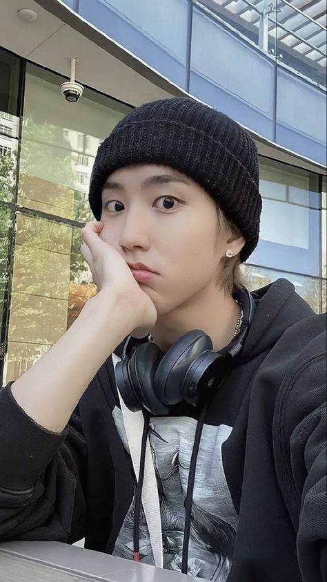 Han Jisung Headphones, Han Skz Boyfriend Material, Han Boyfriend Material Wallpaper, Han Jisung Boyfriend Material Wallpaper, Han Boyfriend Material, Straykids Jisung, Private Tutor, Nagisa Shiota, Boyfriend Wallpaper