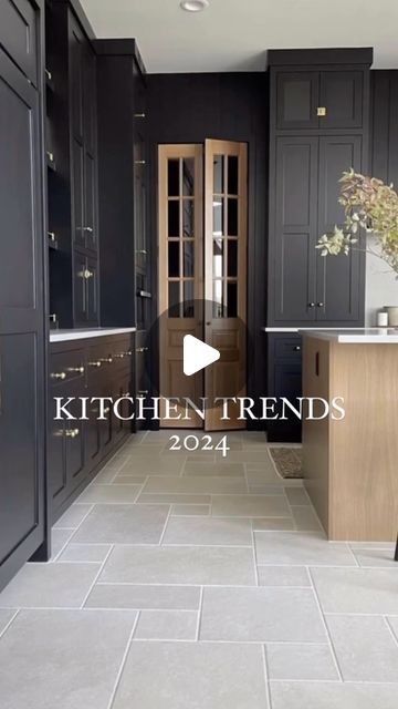 @kitchendesigns_spearfish on Instagram: "Who else likes the 2024 trends so far? . . . . . . (​​TT 📷 @elle2interiors) #kitchensesigns #kitchendesignsd #southdakota #southdakotakitchens #spearfish #blackhills #deadwood #rapidcity #bellflurche #sturgis #customkitchens #smallbusiness #spearfishsd" Kitchen Trends 2024, Neo Classic Design, Penthouse Kitchen, Modern Kitchen Trends, 2024 Interior Design, House Van, Latest Kitchen Trends, Timeless Kitchen Design, Moody Kitchen