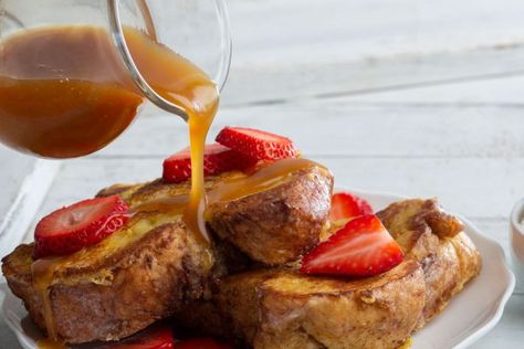 Caramel Syrup Recipe, Overnight French Toast Recipe, Strawberry Cream Cheese Filling, Croissant French Toast, Easy French Toast Recipe, Brioche French Toast, Overnight French Toast, Cinnamon French Toast, Homemade Syrup