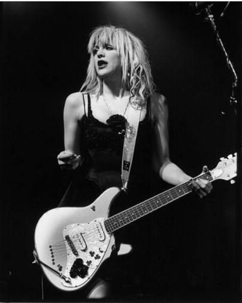 Courtney Love 90s, Hole Band, Hole Courtney Love, Kurt Courtney, Courtney Love Hole, Kurt And Courtney, Riot Grrrl, Courtney Love, Miss World