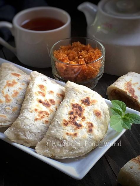 Momos Recipe, Food Photography Lighting, Sri Lankan Recipes, Food Board, Photography Lighting, Breakfast Ideas, Sri Lanka, Food Photography, Coconut