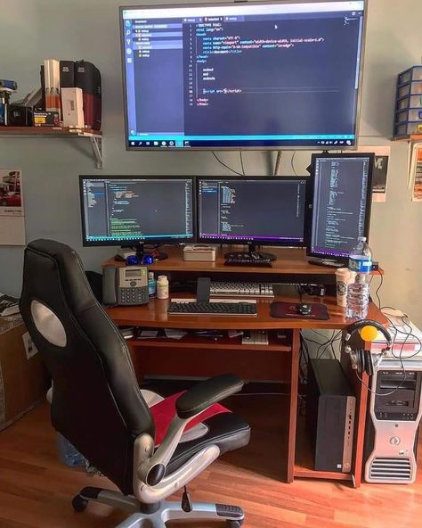 Programmers Desk, Small Game Rooms, Computer Gaming Room, Computer Desk Setup, Custom Computer, Desktop Setup, Video Game Rooms, Computer Room, Gaming Room Setup