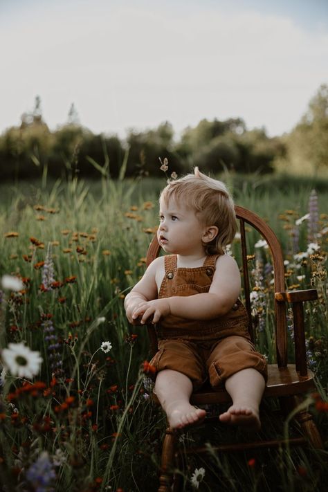 Baby Boy Field Wildflower photography ✨ Outdoor Baby Photography, Wildflower Photography, 6 Month Photos, Wildflowers Photography, Boy Photo Shoot, Toddler Outdoor, 1st Birthday Photoshoot, First Birthday Pictures, Baby Boy Pictures