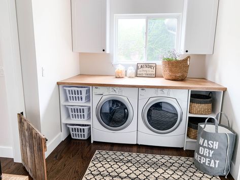 Perfect Laundry Room, Modern Farmhouse Entryway, Dream Laundry Room, Laundry Room Renovation, Farmhouse Entryway, Laundry Room Ideas, Modern Laundry Rooms, Laundry Room Remodel, Laundry Room Inspiration