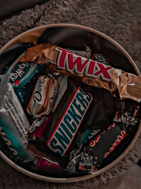 Chocolate Mars, Mars Chocolate Bar, Will Grayson Iii, Mars Candy, Chocolate Candy Brands, Chocolate Tumblr, Twix Chocolate, Mars Chocolate, Snickers Chocolate