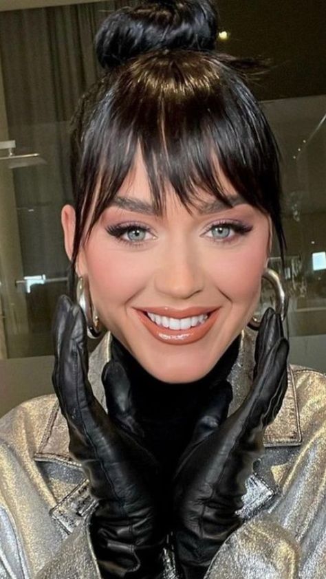 Katy Perry Makeup, Katy Perry Hair, Katy Kat, Icona Pop, Brunette To Blonde, Girl Celebrities, American Idol, Celebrity Hairstyles, Celebrity Entertainment