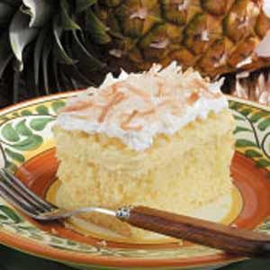 Hawaiian Wedding Cake Hawaiian Wedding Cake Recipe, Brze Torte, Hawaiian Wedding Cake, Pineapple Pudding, Hawaiian Cake, March Wedding, Wedding Cake Recipe, Hawaiian Food, A Piece Of Cake