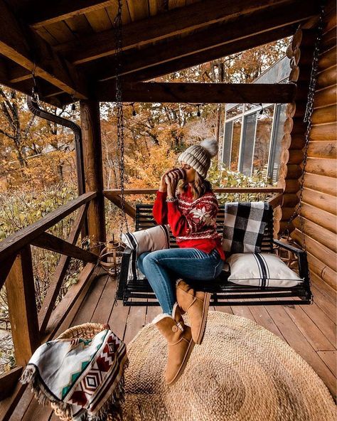 Abercrombie & Fitch on Instagram: “Cozy mode: on, cellphones: off. ☕️ @thecheekybeen” Cabin Core Aesthetic, Cabin Outfit, Cabin Coffee, Cozy Cabin In The Woods, Rural Photography, Cute Cabins, Cabin Aesthetic, Family Cabin, Cabin Core