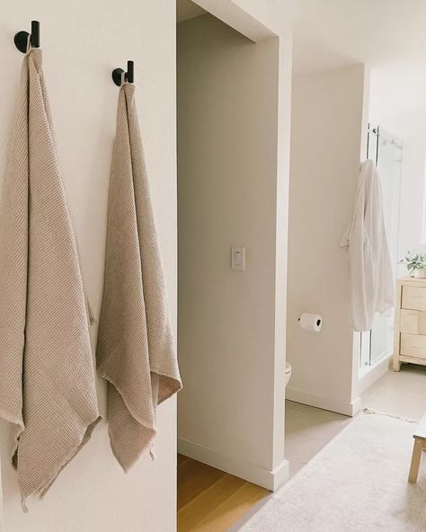 Bath towel racks