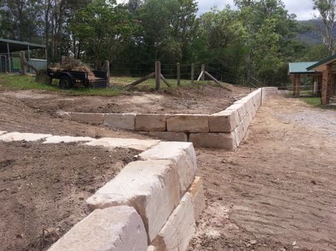 B Grade Premium Sandstone Retaining Wall Brisbane area. img1 Front Yard Retaining Wall, Yard Retaining Wall, Sandstone Steps, Boulder Retaining Wall, Rock Retaining Wall, Garden Retaining Wall, Sandstone Wall, Australian Native Garden, Sandstone Paving