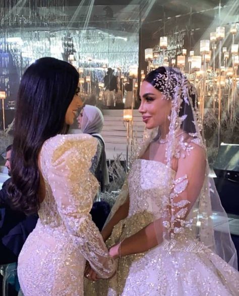 Bride Looks, Arab Wedding, Wedding Planning Decor, Fancy Wedding Dresses, Dream Wedding Ideas Dresses, Sister Wedding, Pre Wedding Photos, Dreamy Wedding, Casual Wedding