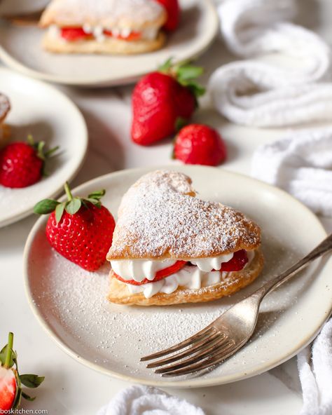 Puff pastry hearts - Bo's Kitchen Strawberry Cream Puff Pastry, Cream Filled Puff Pastry, Puff Pastry Hearts, Pastry Hearts, Strawberry Puff Pastry, Strawberry Cream Puffs, Pastries Recipes Dessert, Puff Pastry Filling, Recipes With Whipping Cream