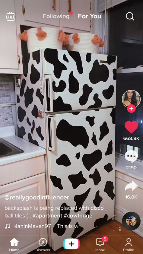 Cow Print Home Decor Ideas, Cow Print Fridge, Cow Print Kitchen Ideas, Cow Print Kitchen Decor, Cow Theme Kitchen, Cow Print Living Room, Cow Themed Room, Cow Themed Kitchen, Cow Fridge