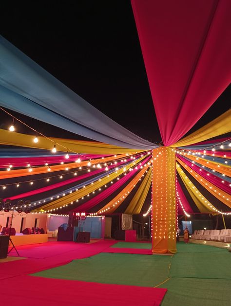 Garba Night Background, Dandiya Night Decoration Ideas, Garba Ground Decoration, Navratri Mandap Decoration, Navratri Decoration Ideas For Ground, Dandiya Background, Dandiya Night Decoration, Garba Night Decorations, Garba Background