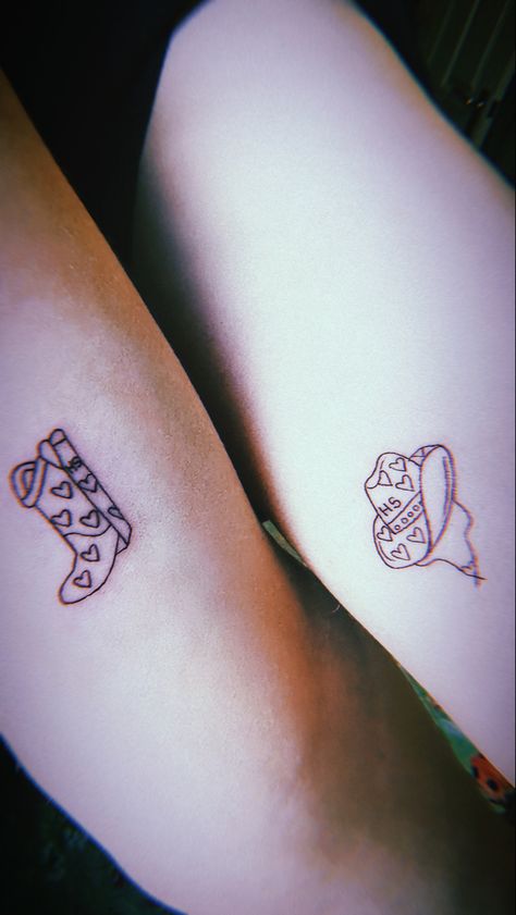 Matching Tattoos For Best Friends Harry Styles, Cowboy Hat With Hearts Tattoo, Harry Styles Best Friend Tattoos, One Direction Matching Tattoos, Edgy Matching Tattoos Couples, Matching Cowboy Boot Tattoo, Cowboy Hat And Boot Tattoo, Love On Tour Tattoo Ideas, Matching Harry Styles Tattoos