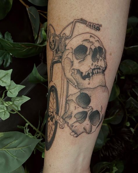 Skull motorcycle tattoo Instagram- julianna_koreny Skull Motorcycle Tattoo, Motorcycle Tattoo Designs, Skeleton Motorcycle, Motorcycle Tattoo, Skull Motorcycle, Motorcycle Tattoos, Tattoo Instagram, Tattoo Inspo, Skull Tattoo