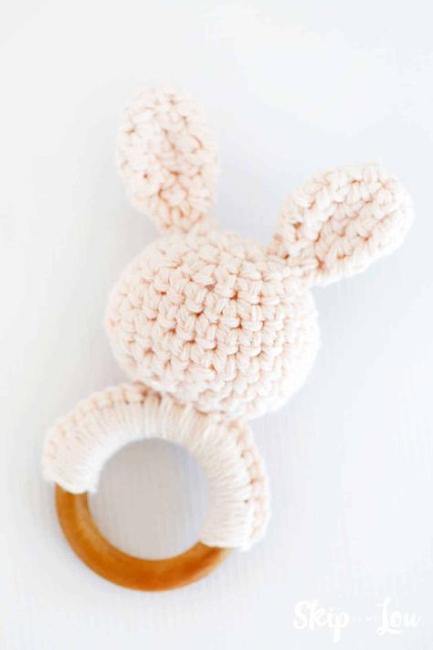 crochet bunny teether sewn together Teether Pattern, Bunny Teether, Skip To My Lou, Easter Crochet Patterns, Gift Crochet, Best Baby Gifts, Mason Jar Crafts Diy, Free Amigurumi Patterns, Easter Crochet