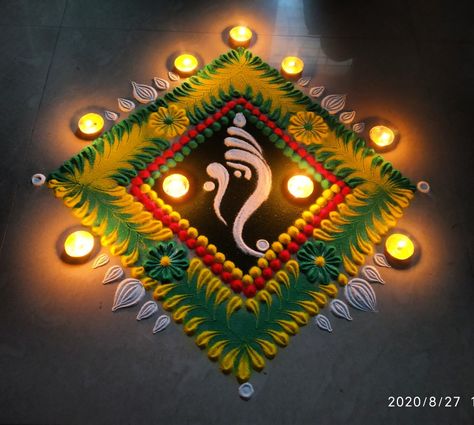 Unique Ganapati Decoration At Home Ideas, God Rangoli Design, Ganapati Rangoli, Ganapati Bappa Morya, Diwali Rangoli Designs, Ganapati Bappa, Easy Rangoli Designs Videos, Very Easy Rangoli Designs, Rangoli Designs Photos