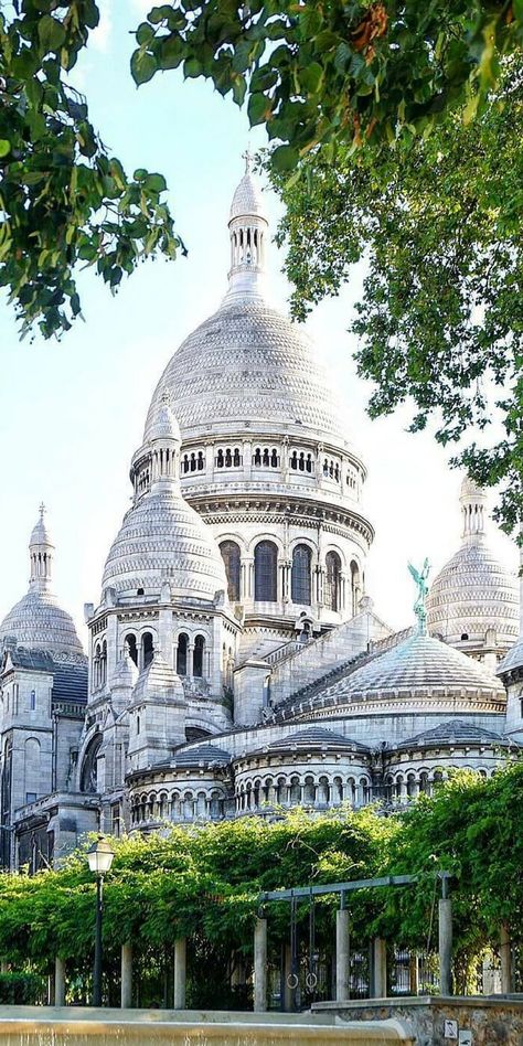 Restaurants In Paris, Paris Travel Tips, Montmartre Paris, Voyage Europe, Paris Photography, Dream City, Paris Travel, France Travel, Travel Dreams